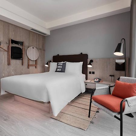 Hotel Moxy Taichung Exterior foto