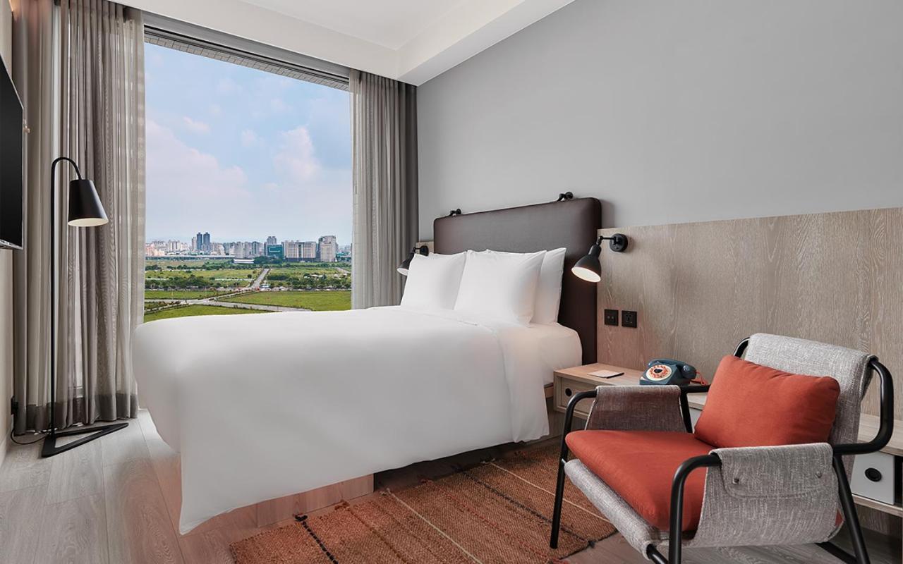Hotel Moxy Taichung Exterior foto