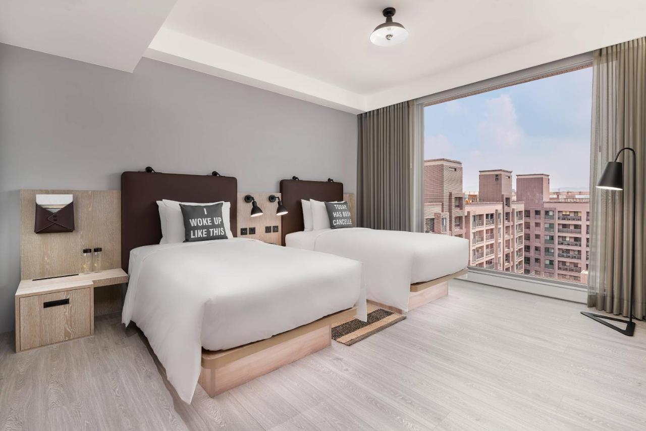 Hotel Moxy Taichung Exterior foto