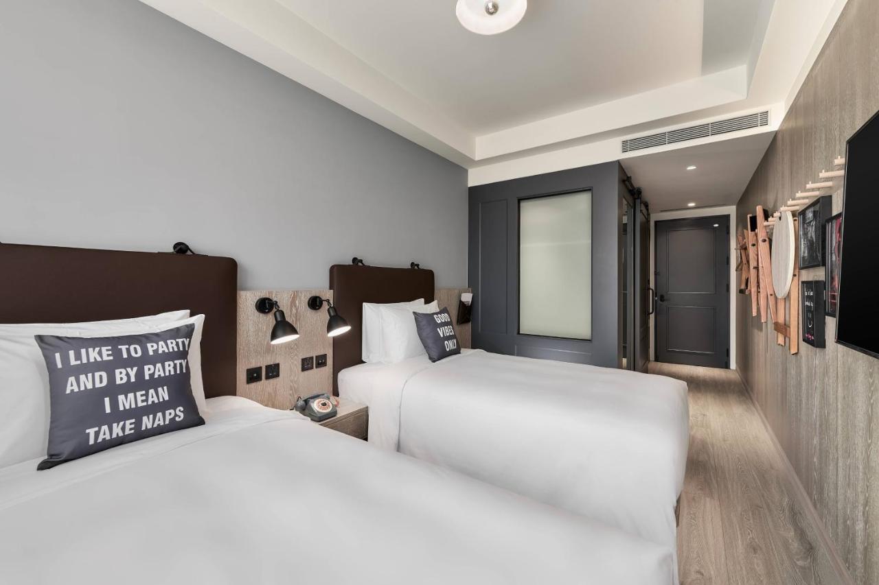 Hotel Moxy Taichung Exterior foto